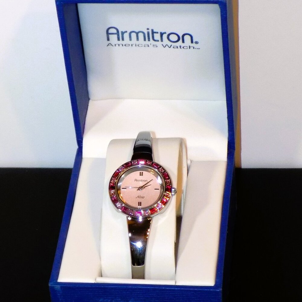 New with Tag Armitron Now Ladies Stainless Bracelet Watch Crystal Bezel 75/5130